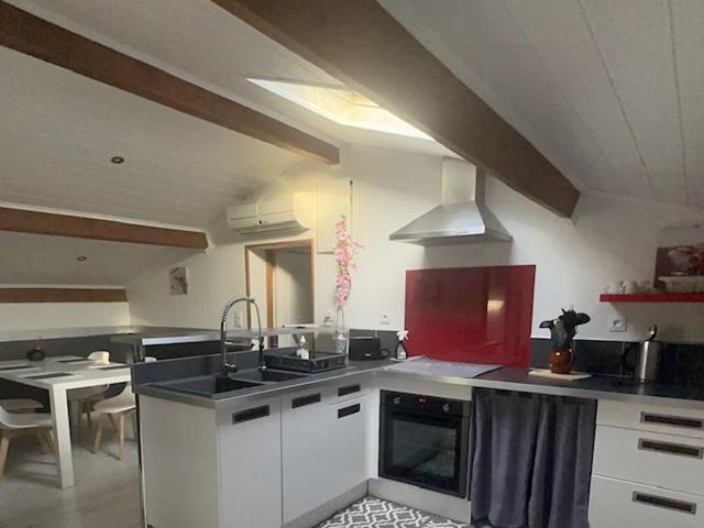 Appartement Mansarde Et Climatise 50 M2 Pompignan  Экстерьер фото