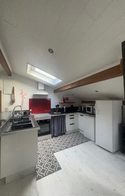 Appartement Mansarde Et Climatise 50 M2 Pompignan  Экстерьер фото